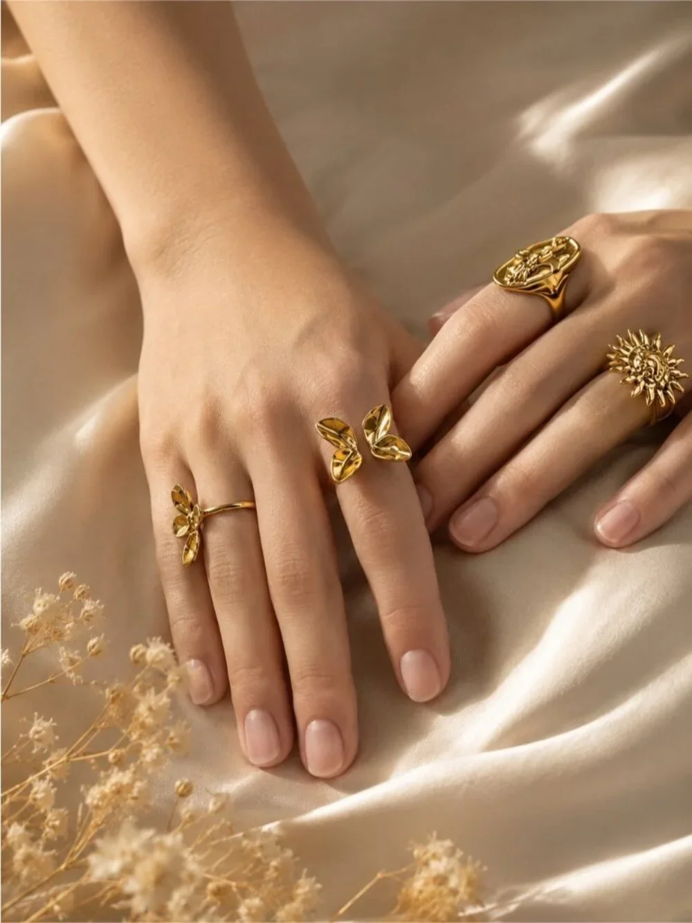 Polished Gold color Leaf Motif Ring